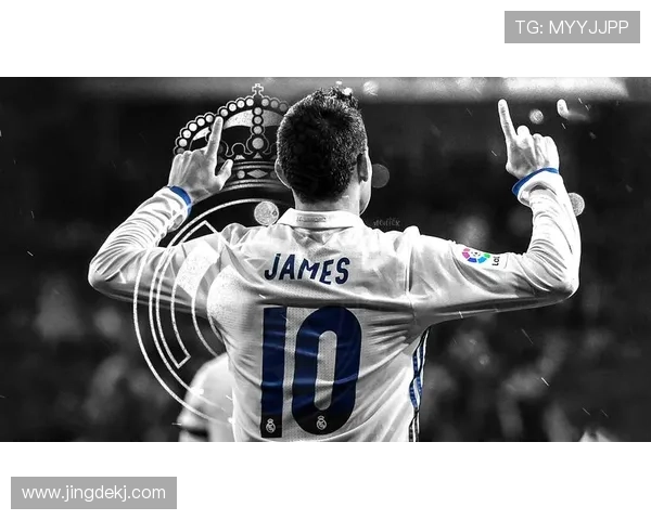 彩铅描绘的足球明星背影展现运动之美与激情的完美结合